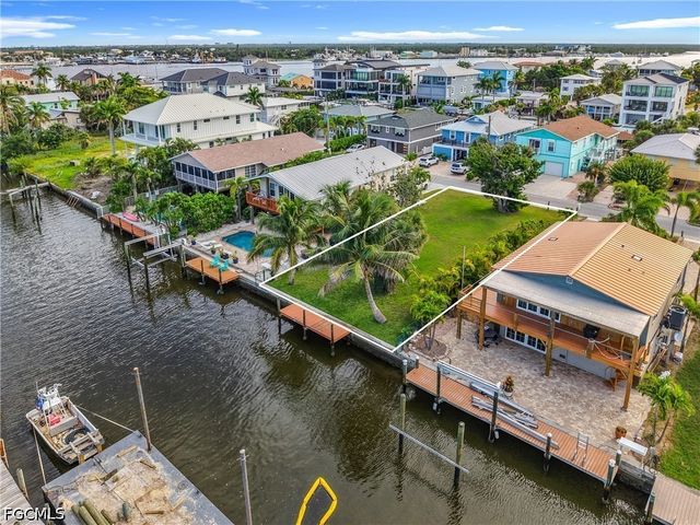 219 Primo DR, Fort Myers Beach, FL 33931