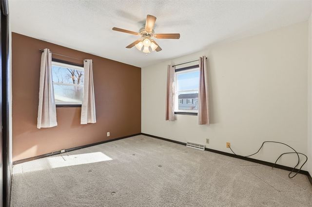 3500 Sue Lane NW, Cedar Rapids, IA 52405