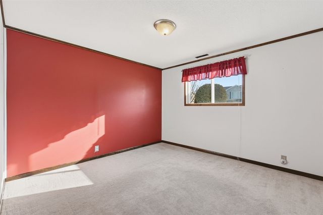 3500 Sue Lane NW, Cedar Rapids, IA 52405