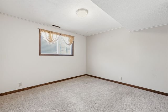 3500 Sue Lane NW, Cedar Rapids, IA 52405