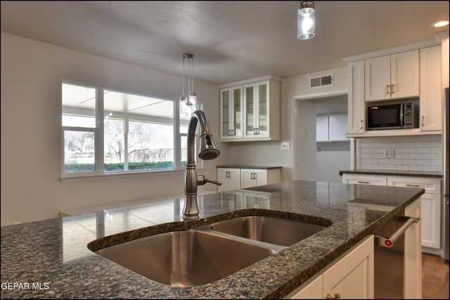 1051 VILLA LINDA Way, El Paso, TX 79932