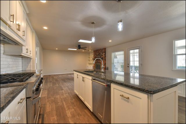 1051 VILLA LINDA Way, El Paso, TX 79932