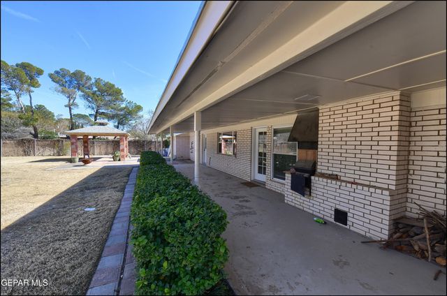 1051 VILLA LINDA Way, El Paso, TX 79932