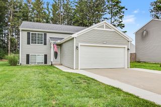25330 Forest Lane, Mattawan Vllg, MI 49071