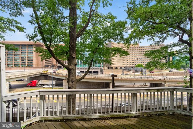 821 CAPITOL SQUARE PL SW, Washington, DC 20024