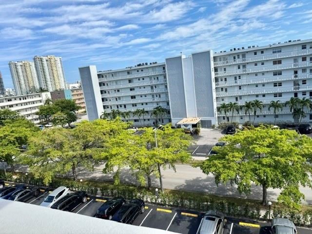 401 NE 14th Ave 602, Hallandale Beach, FL 33009