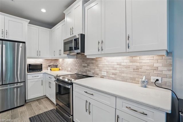 2567 Seychelles DR 206, Naples, FL 34112