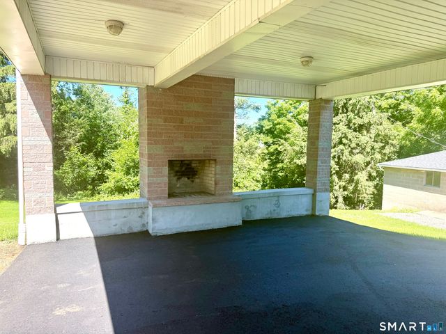 40 Church Street, Seymour, CT 06483