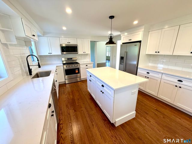 40 Church Street, Seymour, CT 06483