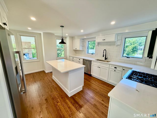 40 Church Street, Seymour, CT 06483