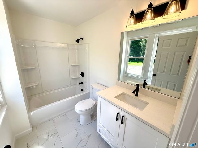 40 Church Street, Seymour, CT 06483