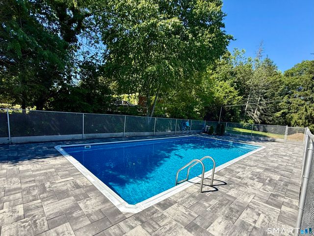 40 Church Street, Seymour, CT 06483