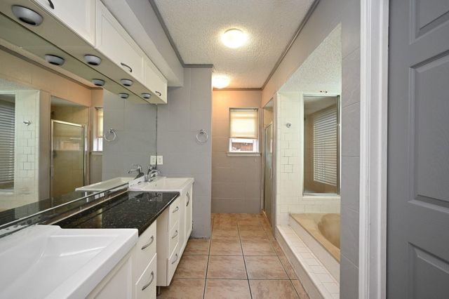 13102 Richmond Avenue, Houston, TX 77082