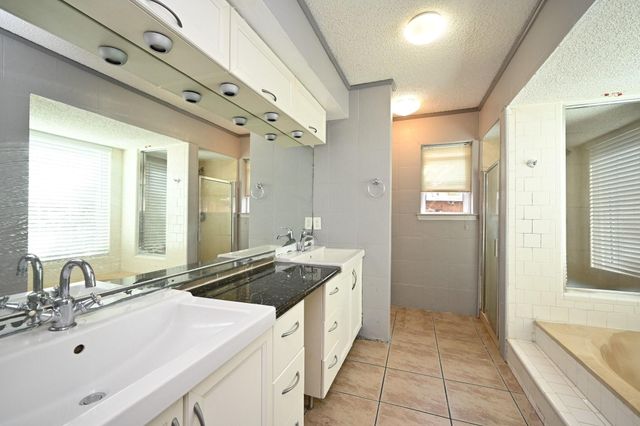 13102 Richmond Avenue, Houston, TX 77082