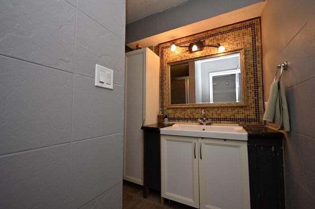 13102 Richmond Avenue, Houston, TX 77082