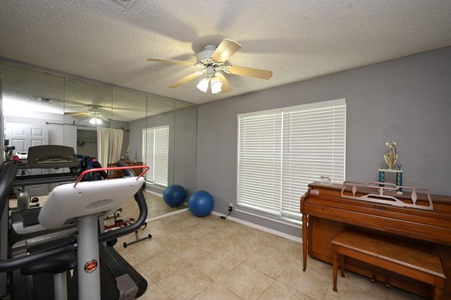 13102 Richmond Avenue, Houston, TX 77082