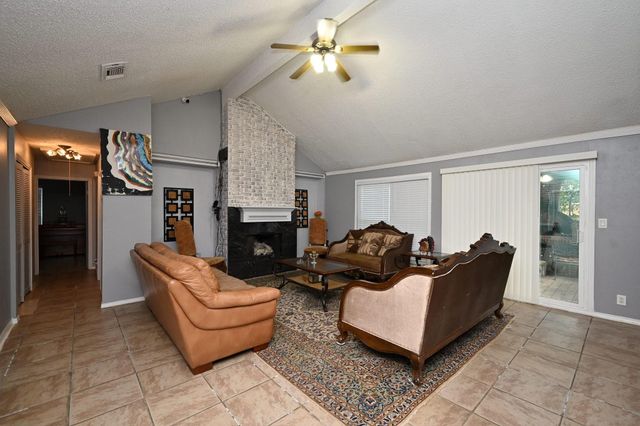 13102 Richmond Avenue, Houston, TX 77082