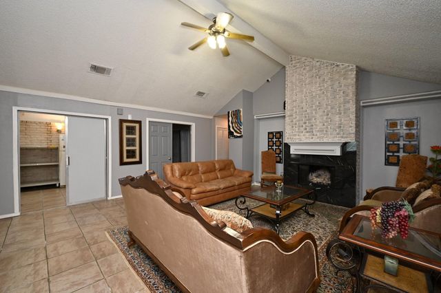 13102 Richmond Avenue, Houston, TX 77082