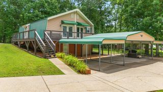 5215 Meadowwood Dr, Bon Aqua, TN 37025