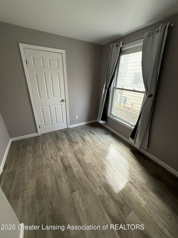 914 W Hillsdale Street, Lansing, MI 48915