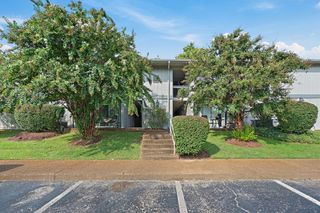 21 Vaughns Gap Rd J152, Nashville, TN 37205