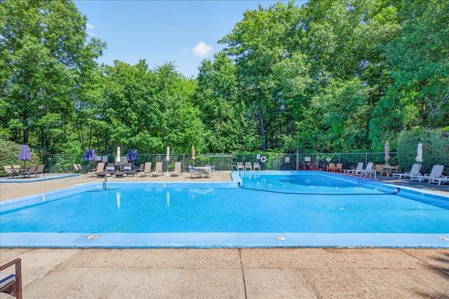 55 Tall Oaks Drive 402, Weymouth, MA 02190