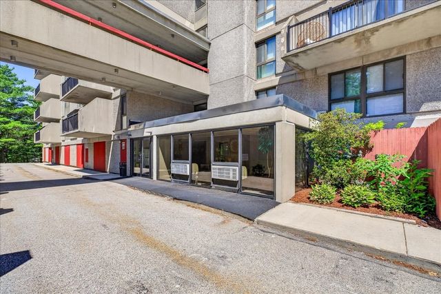 55 Tall Oaks Drive 402, Weymouth, MA 02190