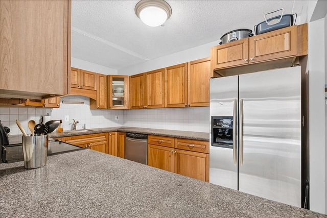 55 Tall Oaks Drive 402, Weymouth, MA 02190