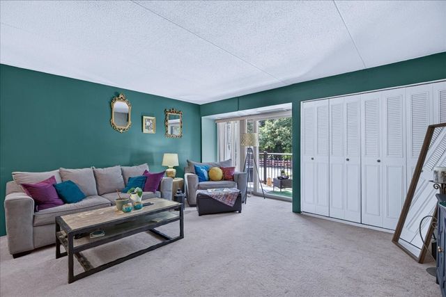 55 Tall Oaks Drive 402, Weymouth, MA 02190