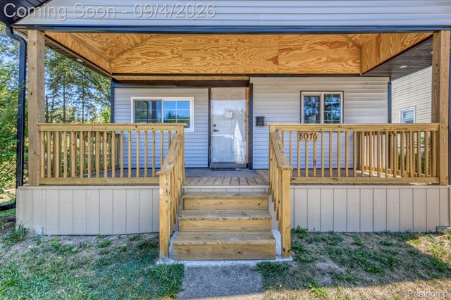 8076 Stahelin Avenue, Detroit, MI 48228