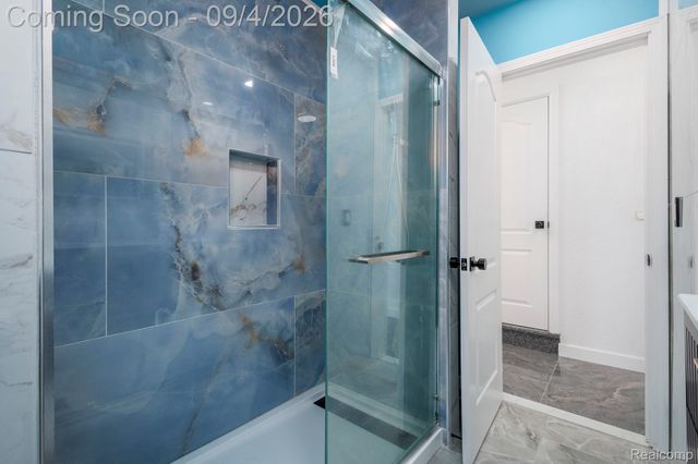 8076 Stahelin Avenue, Detroit, MI 48228