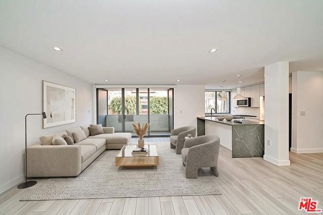 145 S Maple Drive 101, Los Angeles, CA 90212