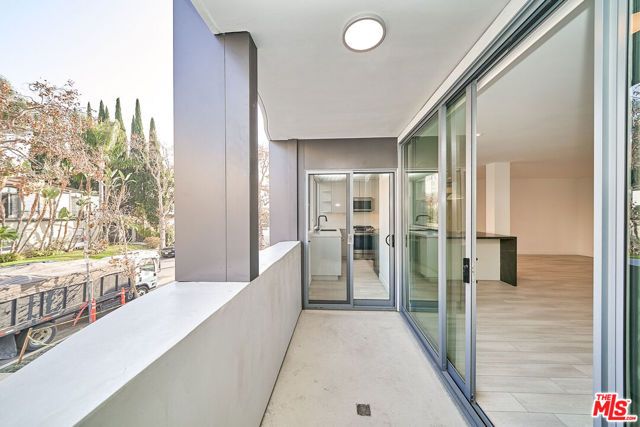 145 S Maple Drive 101, Los Angeles, CA 90212