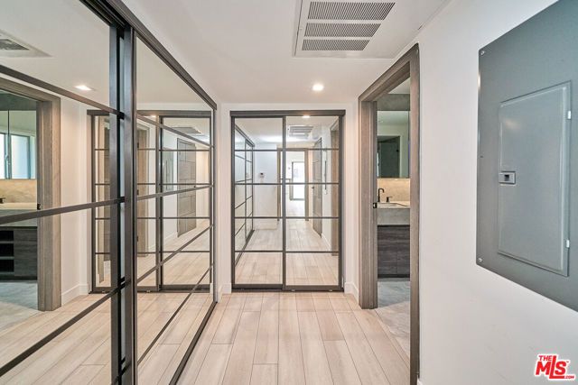 145 S Maple Drive 101, Los Angeles, CA 90212