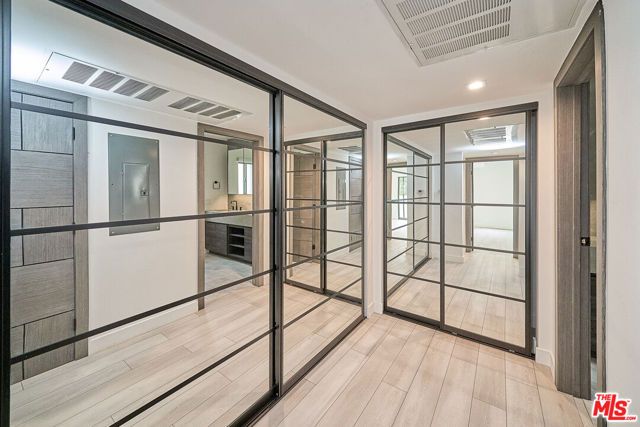 145 S Maple Drive 101, Los Angeles, CA 90212