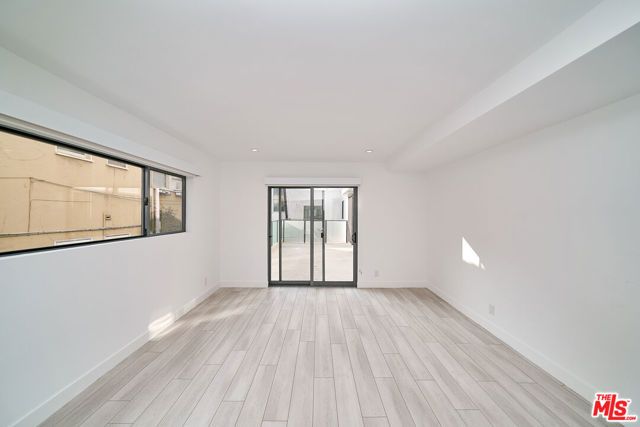 145 S Maple Drive 101, Los Angeles, CA 90212