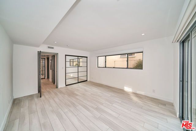 145 S Maple Drive 101, Los Angeles, CA 90212