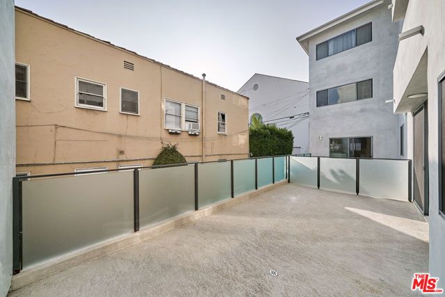 145 S Maple Drive 101, Los Angeles, CA 90212