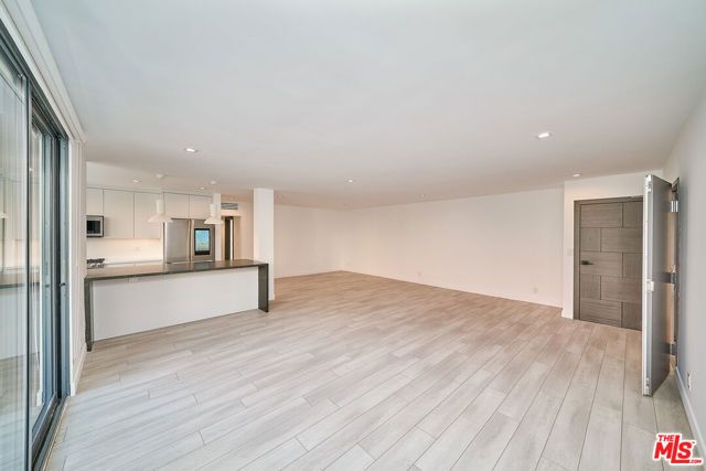 145 S Maple Drive 101, Los Angeles, CA 90212