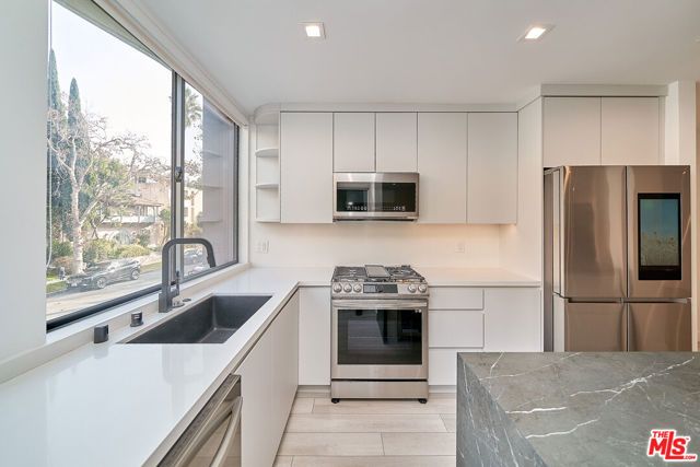 145 S Maple Drive 101, Los Angeles, CA 90212