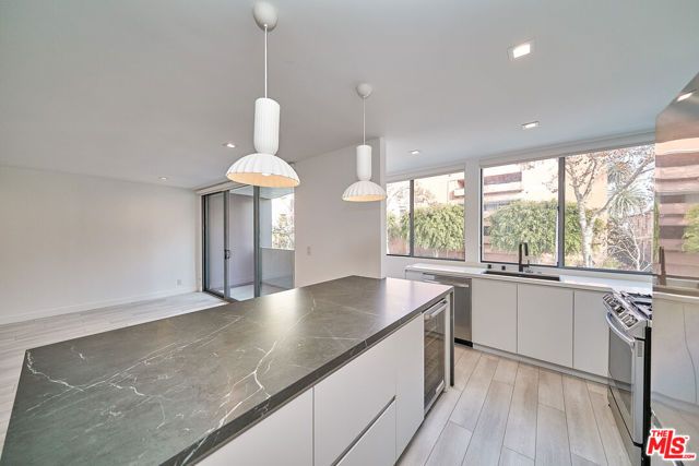 145 S Maple Drive 101, Los Angeles, CA 90212