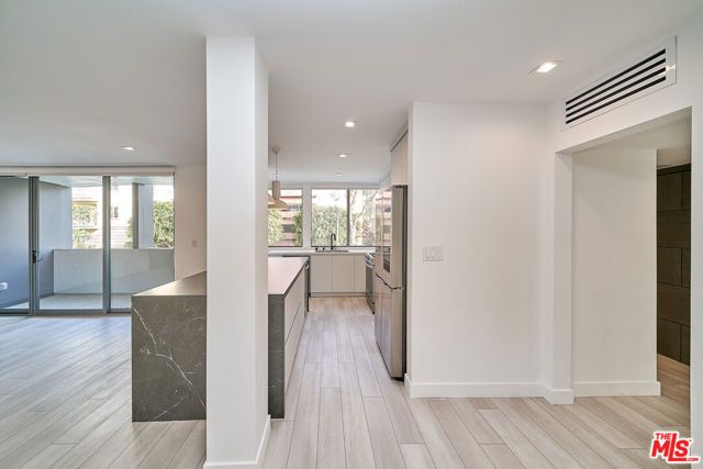 145 S Maple Drive 101, Los Angeles, CA 90212