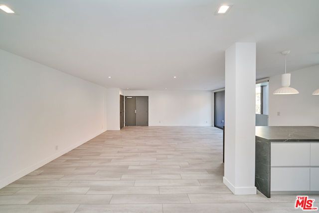 145 S Maple Drive 101, Los Angeles, CA 90212