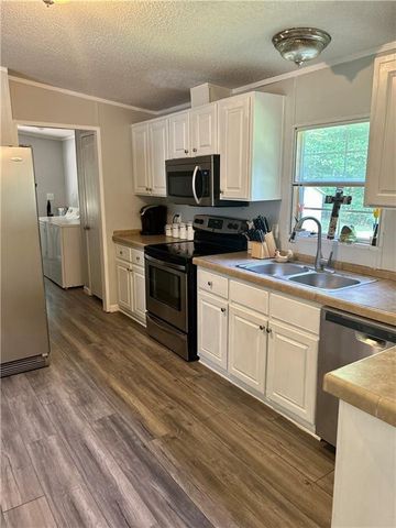 7055 Old Plantation Drive, Graham, NC 27253