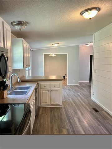 7055 Old Plantation Drive, Graham, NC 27253