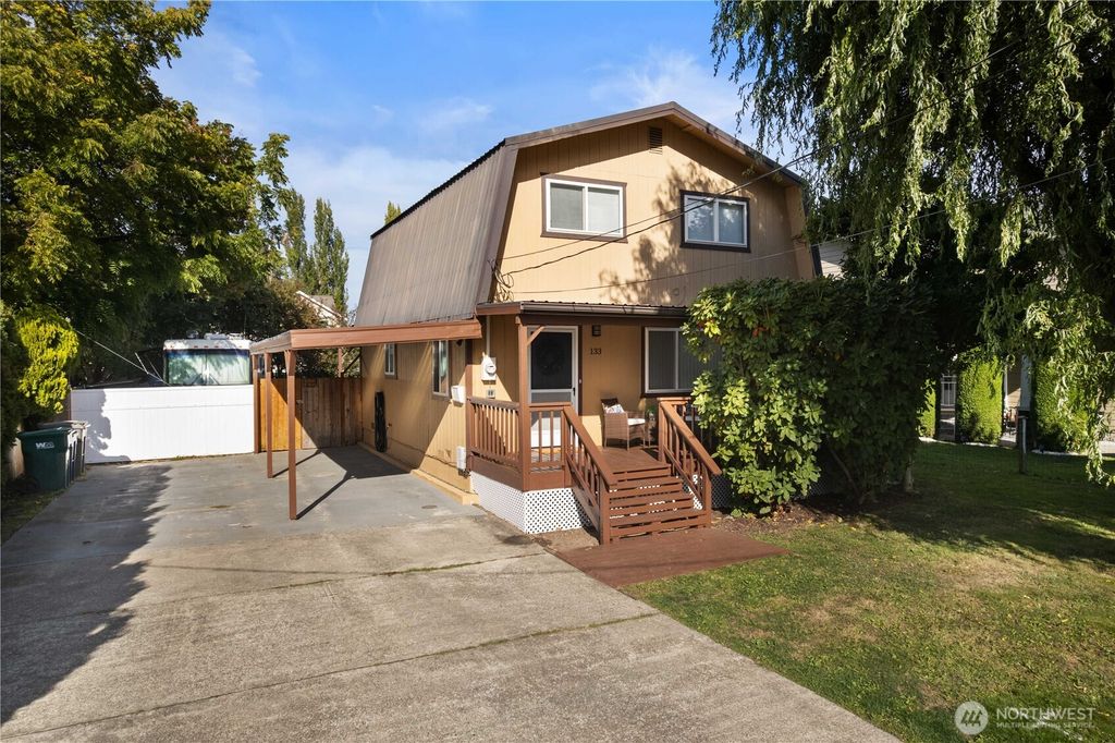 133 Homer Avenue SE, Pacific, WA 98047