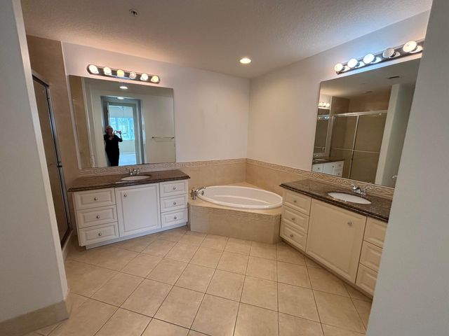 5 Harbour Isle Drive E 103, Fort Pierce, FL 34949