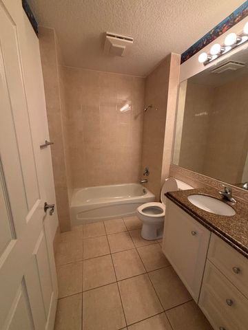 5 Harbour Isle Drive E 103, Fort Pierce, FL 34949