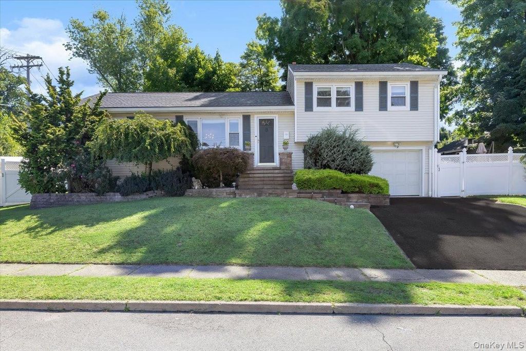 8 Foxwood Avenue, Suffern, NY 10901 — exterior