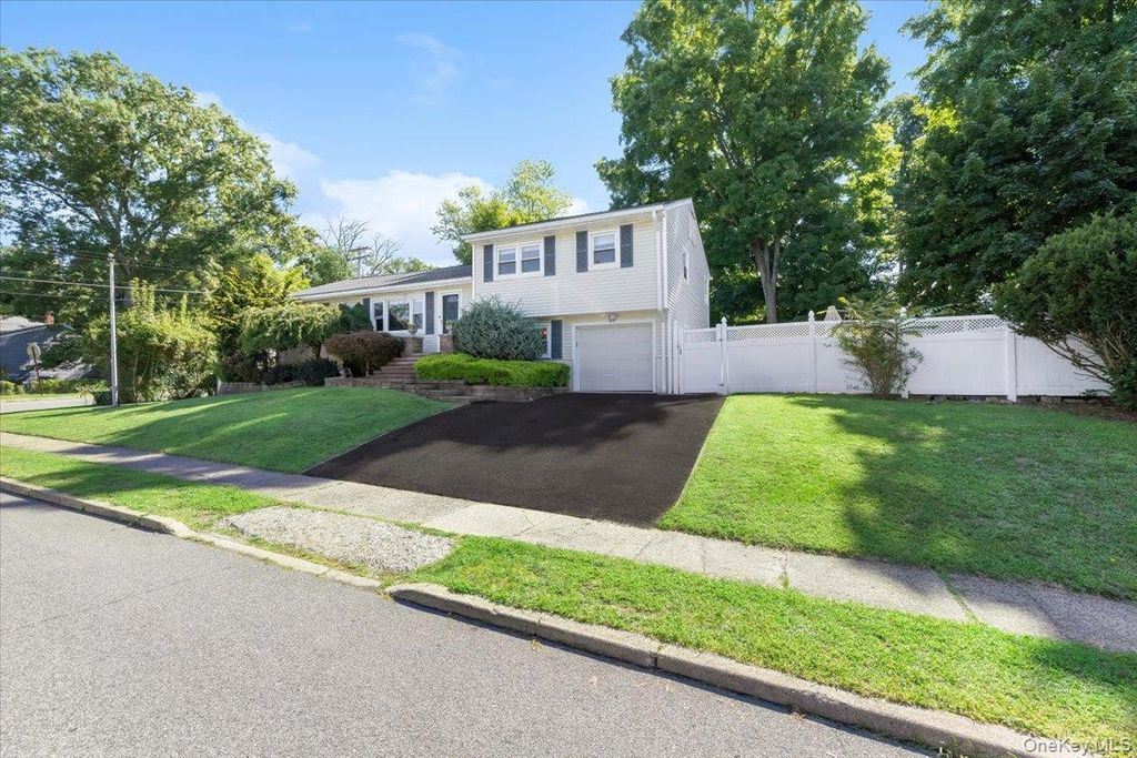 8 Foxwood Avenue, Suffern, NY 10901 — photo 3